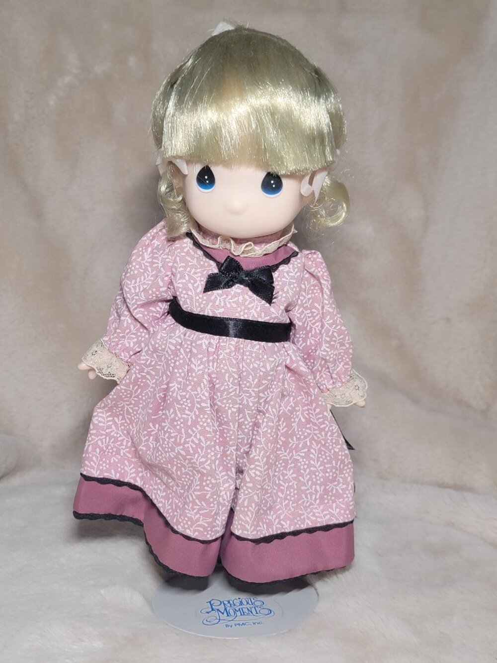 Vintage Precious Moments Carla Children of the World 9inch Doll NWOT